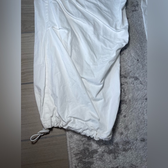 Women’s white low waist cargo pants - Picture 9 of 11